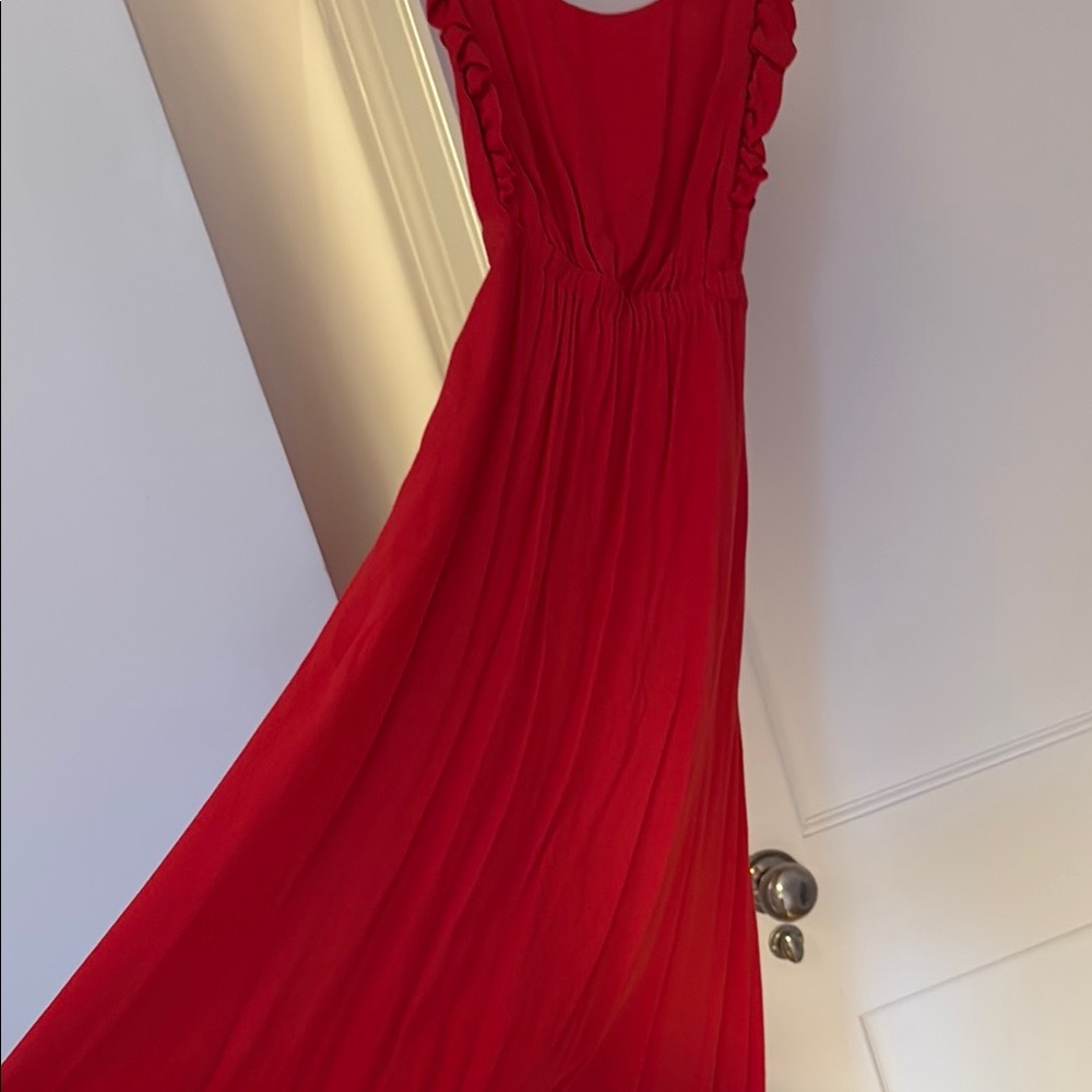 Elegant Red Ruffle Dress - Picture 2 of 4